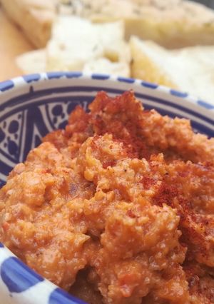 A picture of Romesco or Romescu?.