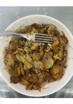 Una foto de Quinoa con papas y batatas