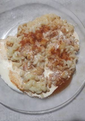 Una foto de Fuciles con salsa rosa