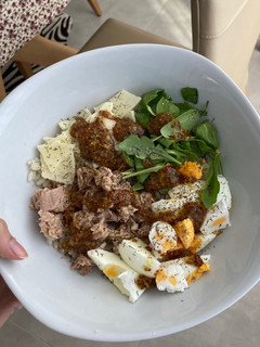 Una foto de Poke bowl rápido, fácil y sano