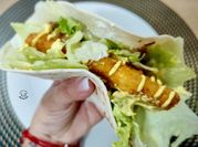 Una foto de salsa curry y mango
