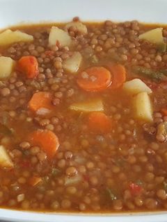 Una foto de Lentejas con verduras