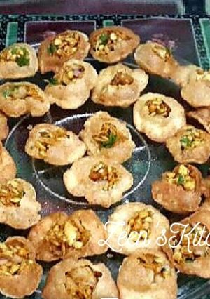 A picture of Bhel Puri Puchkas.