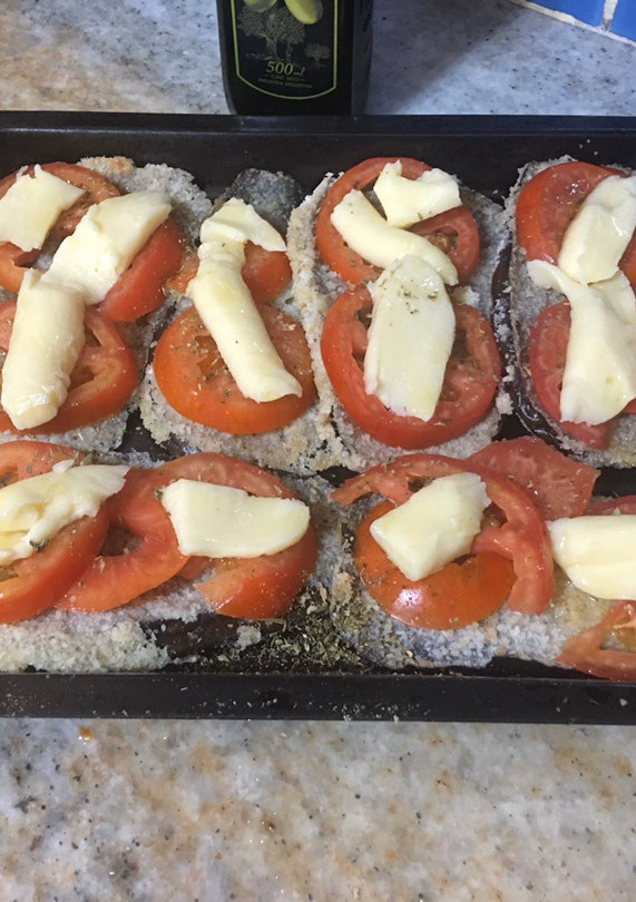 Una foto de Milanesas de berenjenas al horno c/ tomate y muzzarella