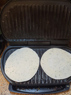 A picture of George Foreman Grill spring onion pancake.