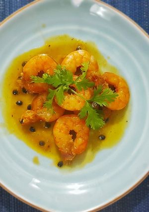 Hình của món Tôm sốt chanh leo.