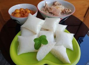 Foto resep Opor ayam kampung Sambal goreng uritan ketupat