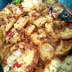 A picture of Telur Ceplok bumbu simple.