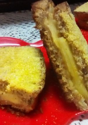 Una foto de Tostadas crujientes de queso y manzana 🧀🍎└⁠|⁠∵⁠|⁠┐⁠♪