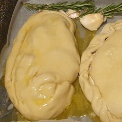 A picture of Pizza dough.
