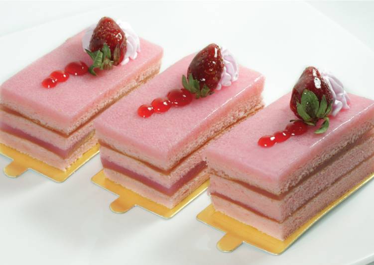 Strawberry Kaya Layer Cake