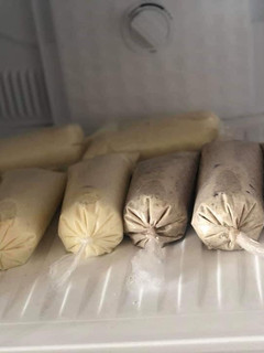 Una foto de Bolis o hielos Gourmet de oreo y banana