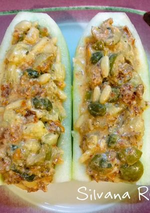 Una foto de 170.🥒Pepino relleno vegetariano🍅