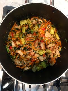 عکسی از دستور خوراک مرغ و سبزیجات