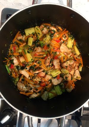 عکسی از دستور خوراک مرغ و سبزیجات