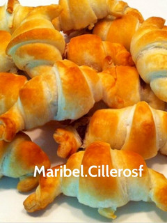 Una foto de Mini croissants rellenos de nocilla