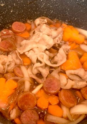 รูปของ ผัดหมูสไลด์ กุนเชียง กับซอสเทอริยากิ