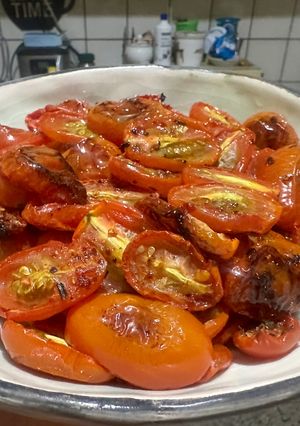 Una foto de Tomates cherry confitados