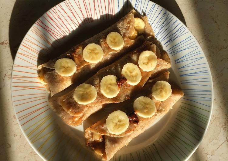 Step-by-Step Guide to Prepare Homemade Banana and Chocolate Chip Crepes