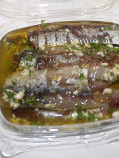 Una foto de Sardinas arenques para aperitivo