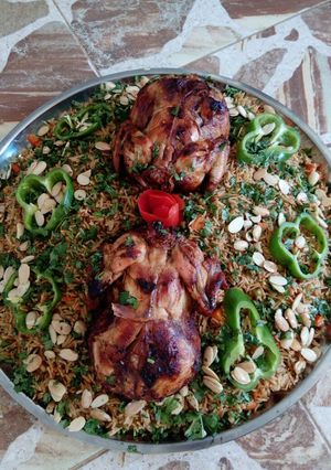 صورة لوصفة كبسة خضار مشكل ودجاج محمر