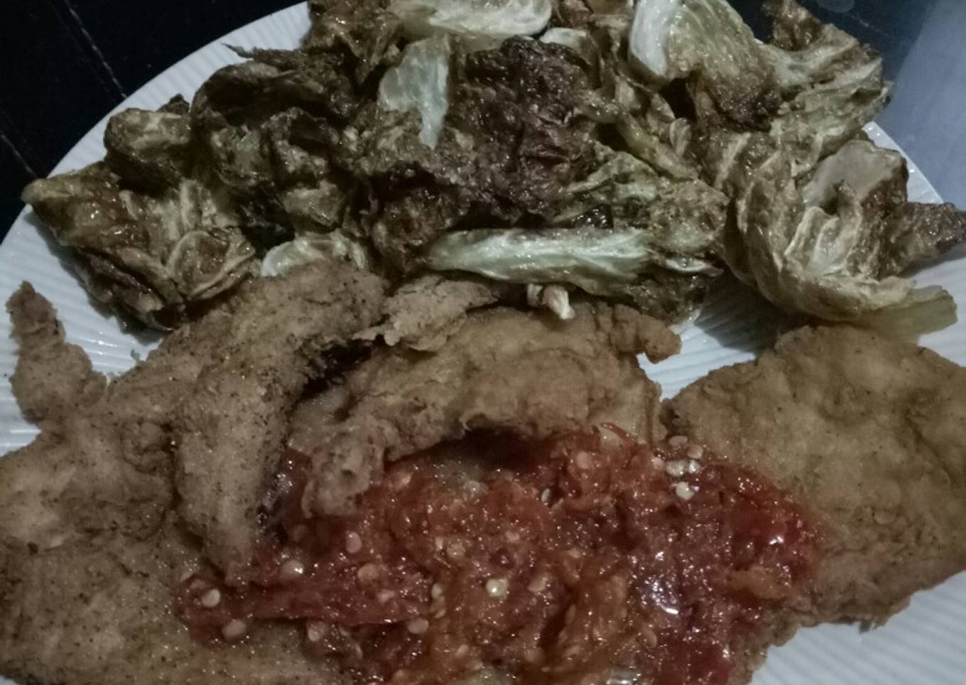 Ayam geprek dan kol goreng