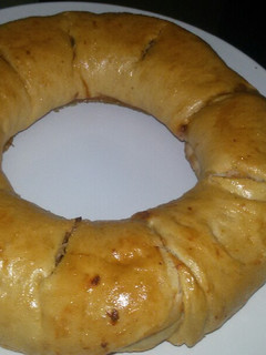 A picture of Rolled stuff bread.