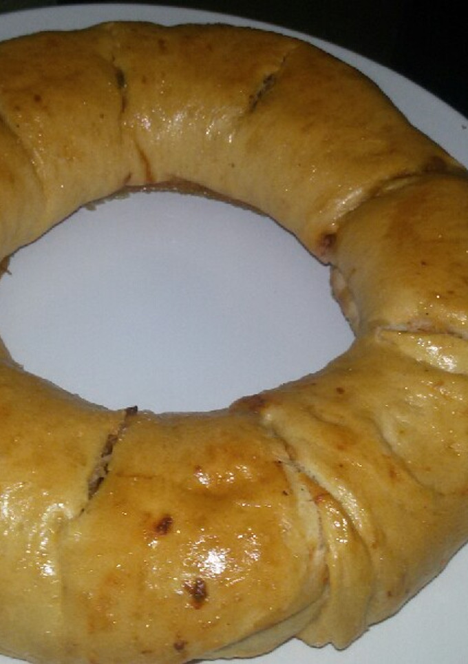 A picture of Rolled stuff bread.