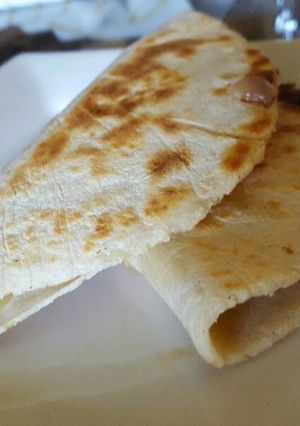 Una foto de Quesadillas de flor de calabaza
