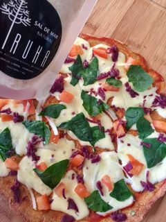Una foto de Pizza al sartén 🍕 con menos culpa👍🏻😋😋🍃🌿🍴🍕🍕🍕🍕
