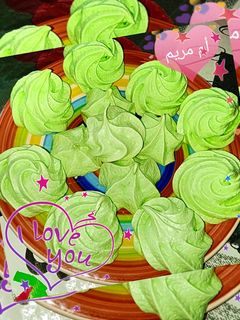 صورة لوصفة ميرانغ بالسكر الملون