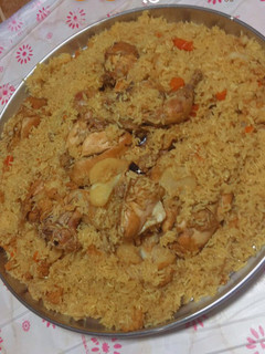 صورة لوصفة مقلوبة بطاطا وزهرة (وقرنبيط) بطنجرة الضغط