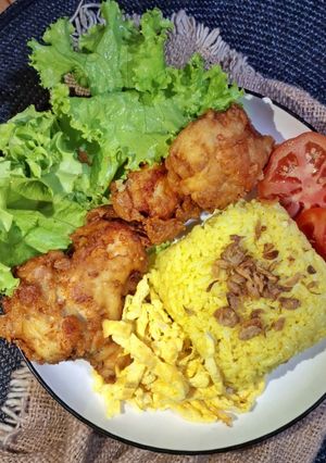 Foto resep Nasi Kuning Ayam Crispy