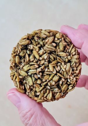 Una foto de Galletitas de avena y semillas de sésamo (ajonjolí) con stevia natural 🍪 bien facilitas