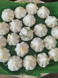 उकडीचे मोदक (ukadiche modak recipe in marathi) रेसिपी चे मुख्य फोटो