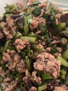 㰖仁肉碎炒通菜 的食譜成品照片