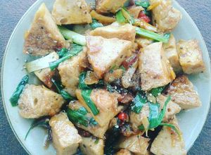 Hình của món Giò lụa rim nước mắm.