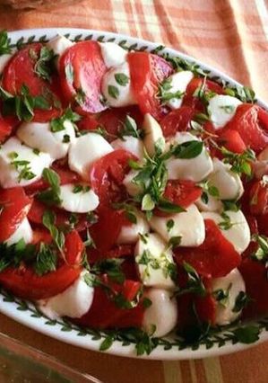 A picture of Tomato mozzarella salad.