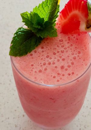 Hình của món Sinh Tố Chuối + Dâu Tây.