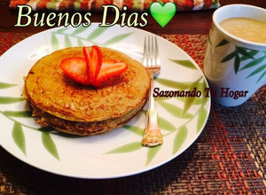 Una foto de Hot cakes de plátano y avena (sin harina)💖