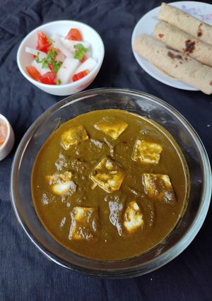 A picture of Dhaba Style Palak Paneer.