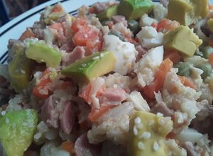 Una foto de Ensalada rusa a mi manera... 🥙🥗🥚🍳🧀🥓🥕🥑🥗🥙