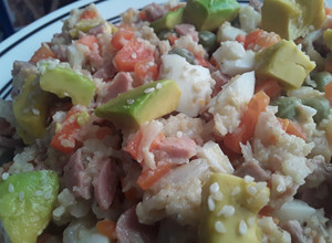 Una foto de Ensalada rusa a mi manera... 🥙🥗🥚🍳🧀🥓🥕🥑🥗🥙