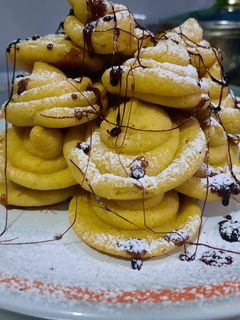 Una foto de Masa choux - croquembouche