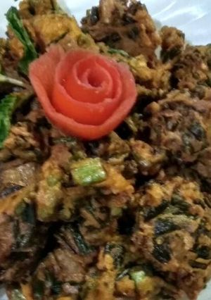 हरि प्याज पकोड़ी (Haripyaz pakodi recipe in hindi) रेसिपी मुख्य फोटो