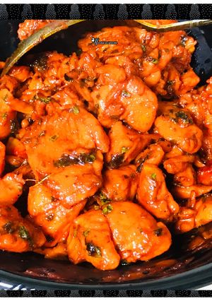 A picture of Spicy schezwan chicken.
