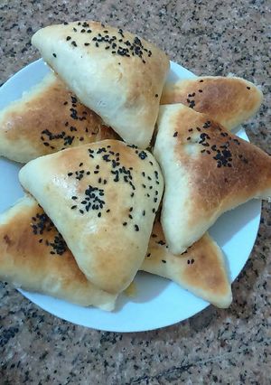 صورة لوصفة معجنات بحشوة البطاطا (الحلفا)