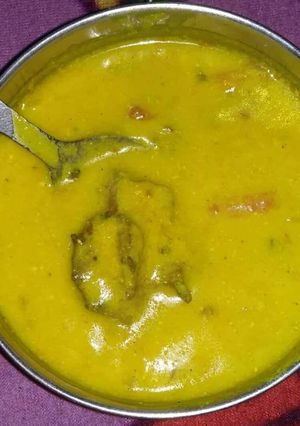 A picture of Pakoda kadhi.