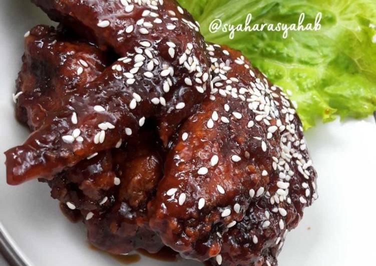 Rahasia Menyiapkan Spicy Chicken Wings Honey ala Korea by Syahab Untuk Pemula!