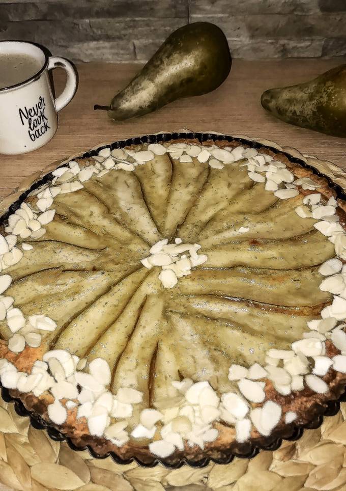 Французький мигдалевий тарт з грушами🍐